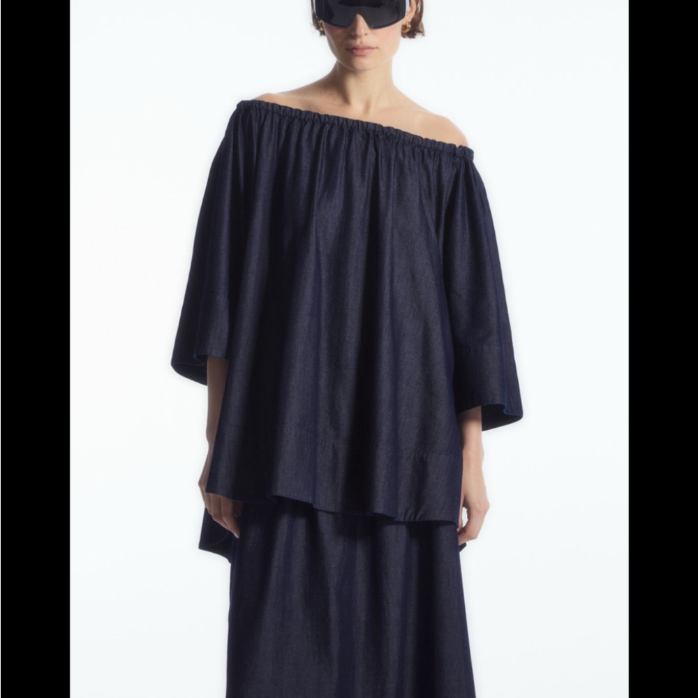COS OVERSIZED OFF-THE-SHOULDER BLOUSE Size 6 US Excellent pre-owned condition.